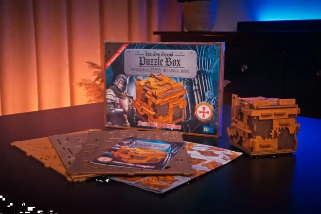 Wooden city puzzle 3D camera escape room