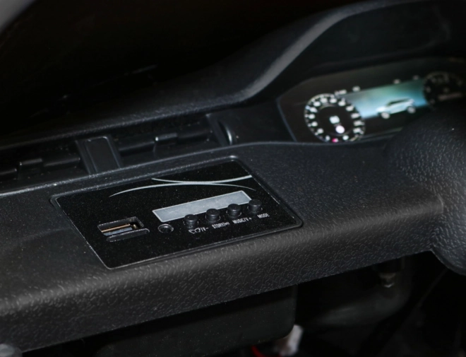 Auto elettrico Range Rover Evoque nero