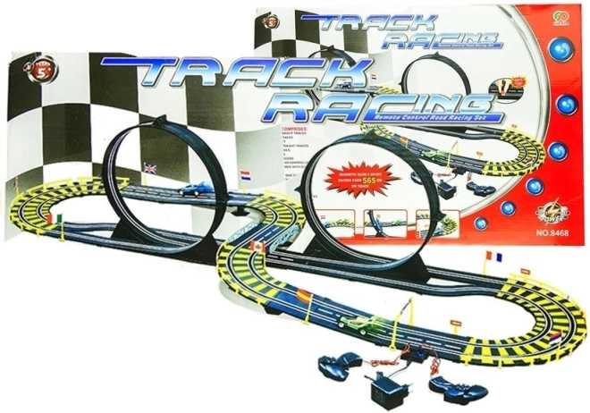 Pista da corsa automobilistica 565 cm con due auto