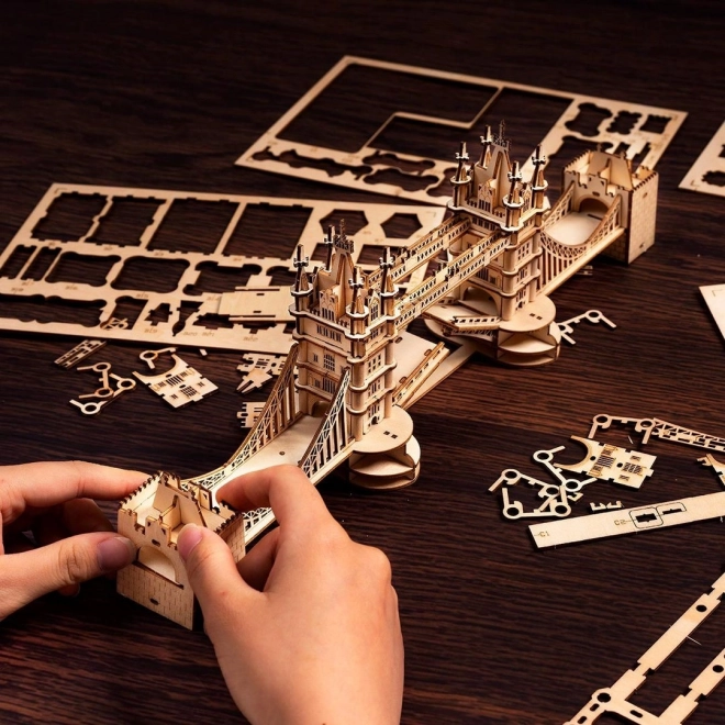 Puzzle in legno 3D Tower Bridge illuminato