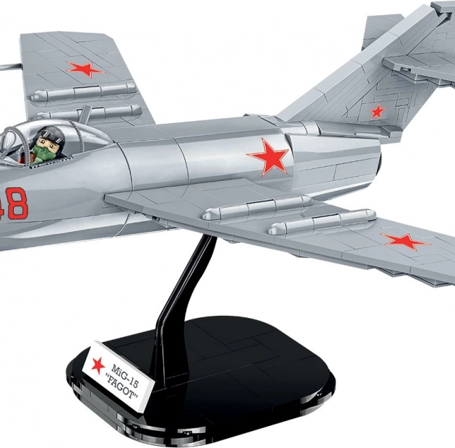 Modello fedele del MiG-15 in scala 1:32