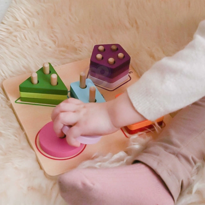 Puzzle di legno con forme geometriche