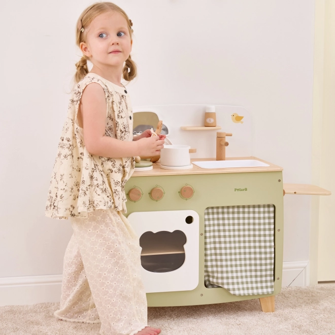 Cucina in legno con accessori