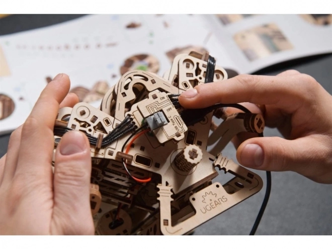 Puzzle meccanico in legno 3D V8 Engine Ugears