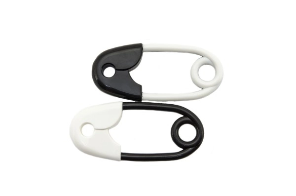 Sonaglio Spilla in Plastica Bianco e Nero 12cm