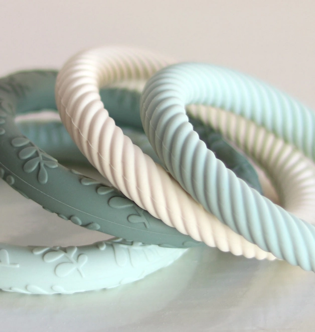 A Little Lovely Company set 2 pezzi - anelli dentizione in silicone crema menta