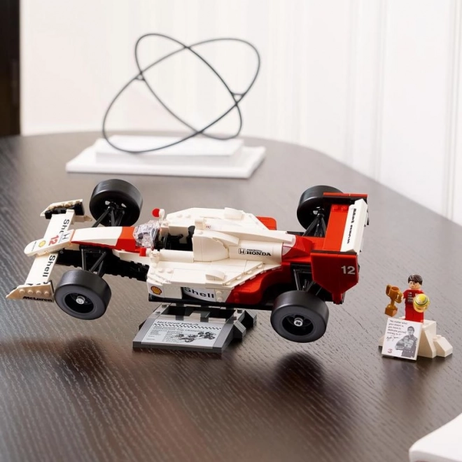 Replica LEGO Icons McLaren MP4/4 con Ayrton Senna