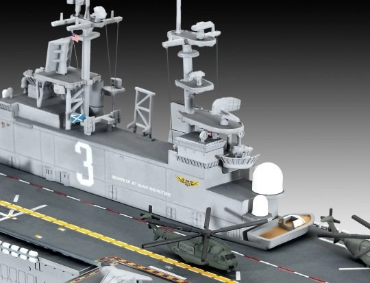 Portaerei d'assalto della US Navy 1/700