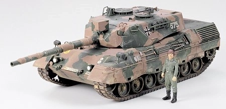 Modello in plastica del carro armato Leopard A4 tedesco occidentale