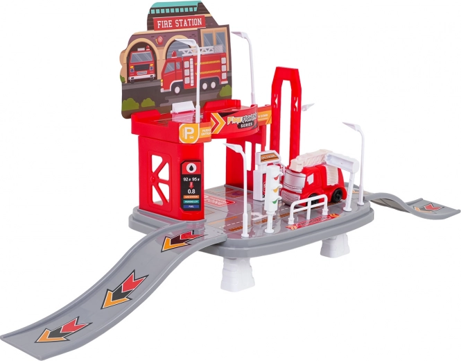 Caserma dei pompieri a due piani con ascensore e rampe