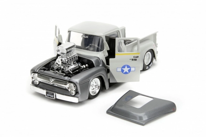 Camioncino Ford 1956 1:24 di Street Fighter di Jada Toys