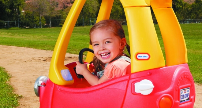 Auto a Pedali Cozy Coupe con Occhi Nuovi