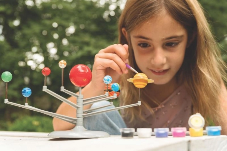 Costruisci e dipingi il sistema solare