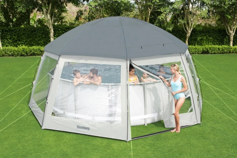 Cupola spaziosa per piscine e vasche idromassaggio