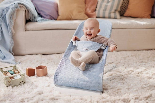 BABYBJORN - Sdraietta BALANCE SOFT MESH - grigio/bianco – Blu/bianco