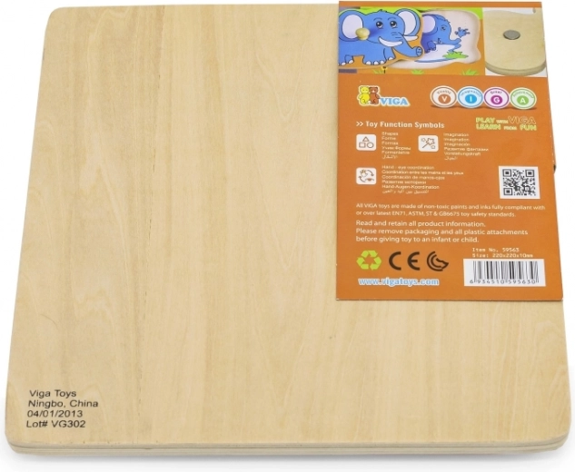 Solida tavola in legno con bordi lisci