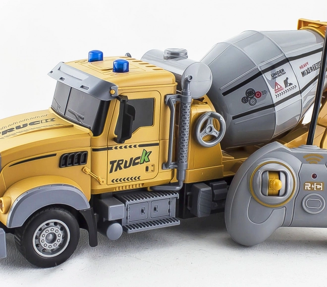 Camion betoniera RC telecomandato 29 cm