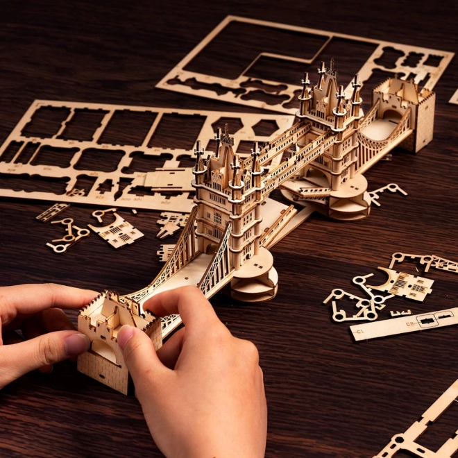 Puzzle in legno 3D Tower Bridge illuminato