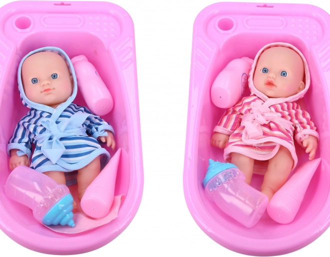 Bambola con set da bagno