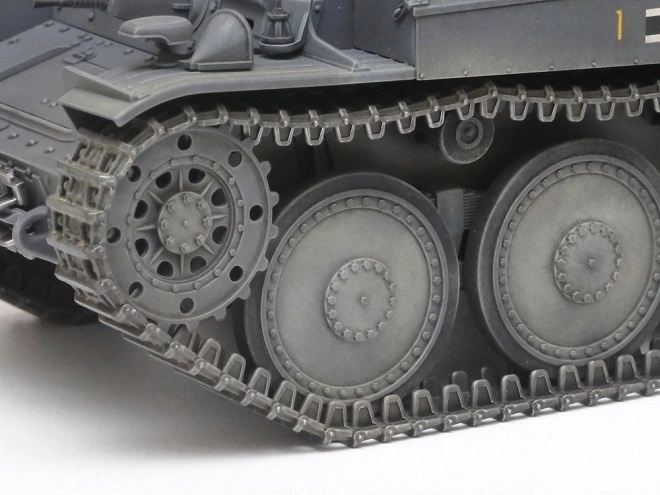 Carro armato in plastica Pz.Kpfw.38t Ausf. E/F