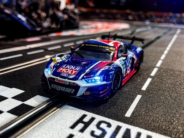 Illuminazione realistica per un’atmosfera da corsa