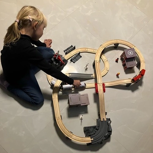 Trenino in legno a batteria per bambini