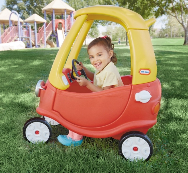 Auto a Pedali Cozy Coupe con Occhi Nuovi