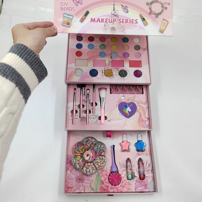 Set 3 in 1 per makeup, unghie e gioielli rosa