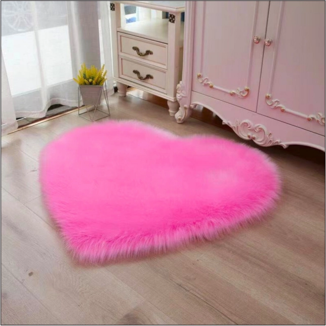 Tappeto peluche rosa a forma di cuore 40x50 cm