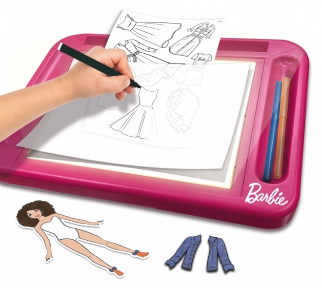 Atelier di Moda di Barbie con Bambola