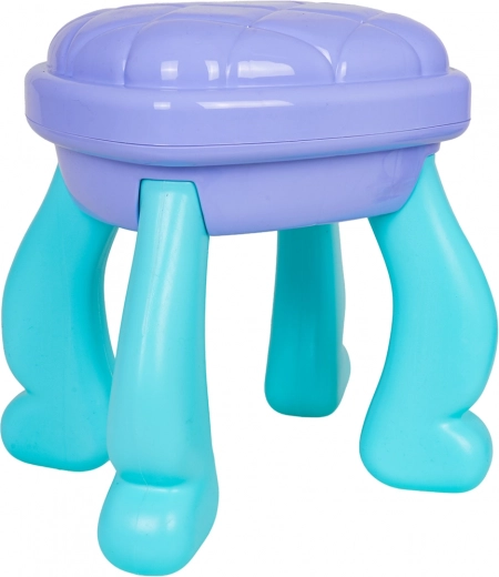 Pratici spazi contenitivi e sgabello stabile