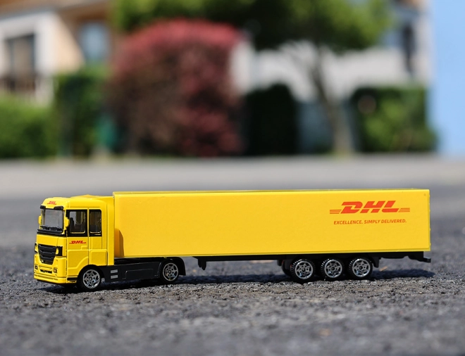 Auto camion con rimorchio DHL