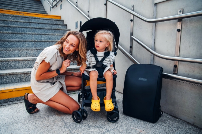 Passeggino da viaggio con zaino nero 2023