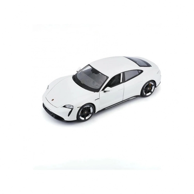 Welly Porsche Taycan Turbo S in scala 1:24 crema