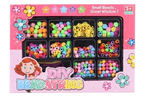 Perline di plastica nella scatola