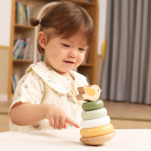 Gioco divertente con il simpatico uccellino