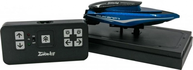 Moderno motoscafo RC blu