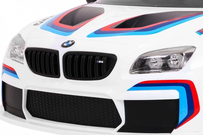 BMW M6 GT3 Auto a batteria per bambini Bianco + ventilazione + suoni MP3 Luci + telecomando
