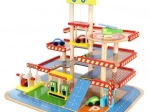 Parcheggio in legno con garage per bambini