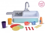 Lavello da cucina con acqua corrente e accessori