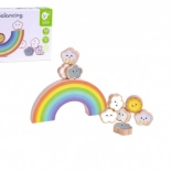 Arcobaleno in legno per l’equilibrio con nuvole