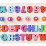 Tavola educativa in legno con lettere, numeri e simboli matematici