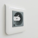 Protezione per presa elettrica bianca