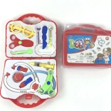 Dottore in valigetta da viaggio