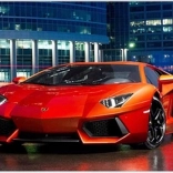 Mosaico di diamanti – auto rossa