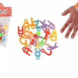 Perline in plastica a forma di cuoricini e letterine con cordino