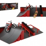 Set skatepark da dita con rampe, BMX e skateboard