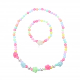 Set di gioielli alla moda con rose