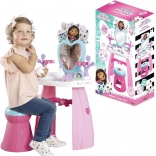 Tavolino da toeletta GABBY’S DOLLHOUSE con specchio a cuore e sgabello + 10 accessori