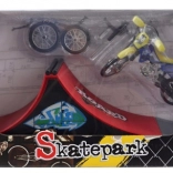 Rampa con moto per bambini